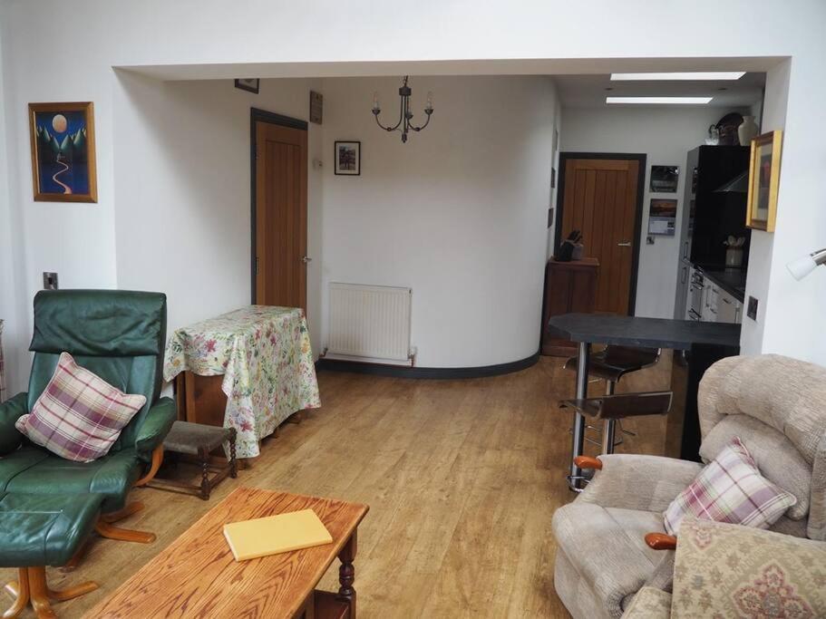 Fern Lodge Angus, Kirriemuir 外观 照片